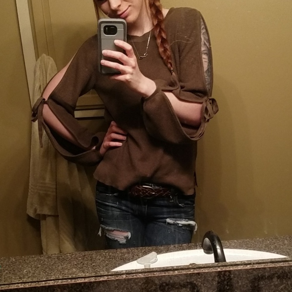 American Eagle sweater